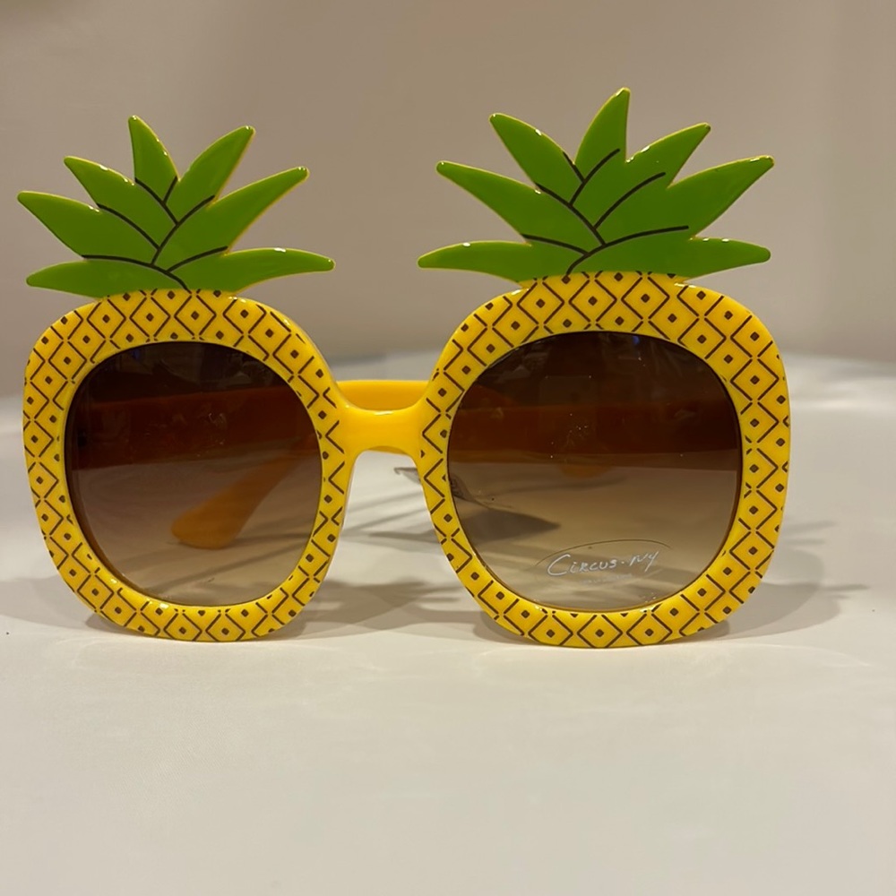 CIRCUS NY PINEAPPLE SUNGLASSES